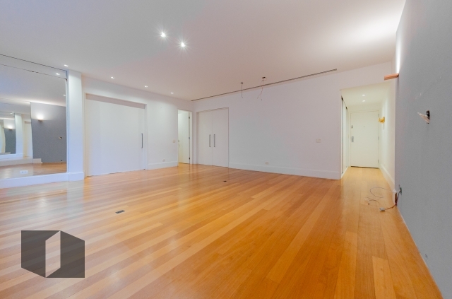 Apartamento à venda com 3 quartos, 131m² - Foto 3