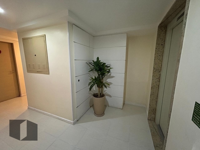 Apartamento à venda com 2 quartos, 76m² - Foto 32