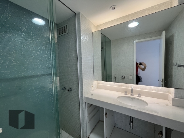 Apartamento para alugar com 2 quartos, 96m² - Foto 11