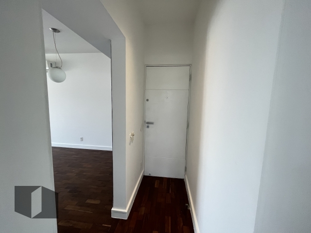 Apartamento para alugar com 2 quartos, 96m² - Foto 13