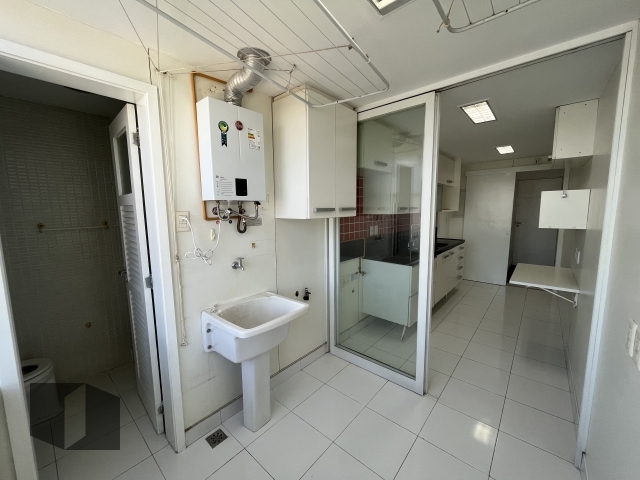 Apartamento para alugar com 2 quartos, 96m² - Foto 17