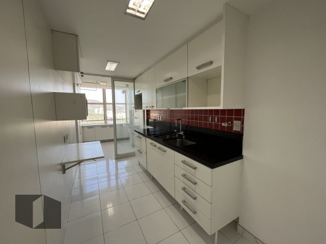 Apartamento para alugar com 2 quartos, 96m² - Foto 14