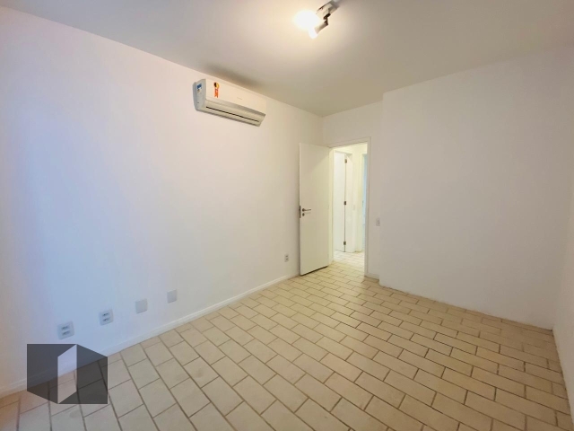 Apartamento à venda com 3 quartos, 147m² - Foto 11