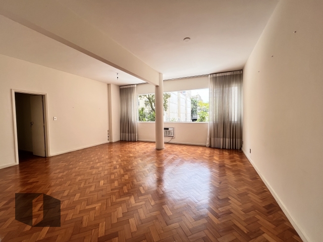 Apartamento para alugar com 3 quartos, 132m² - Foto 1