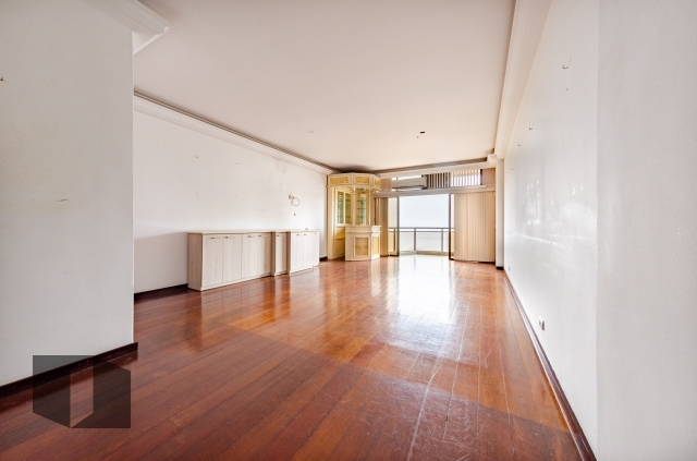 Apartamento à venda com 4 quartos, 223m² - Foto 3