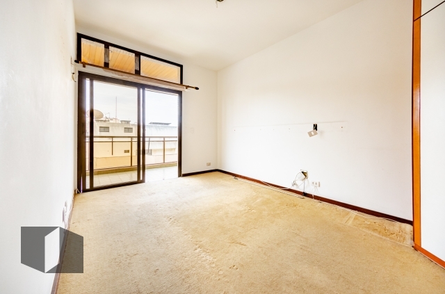 Apartamento à venda com 4 quartos, 223m² - Foto 17