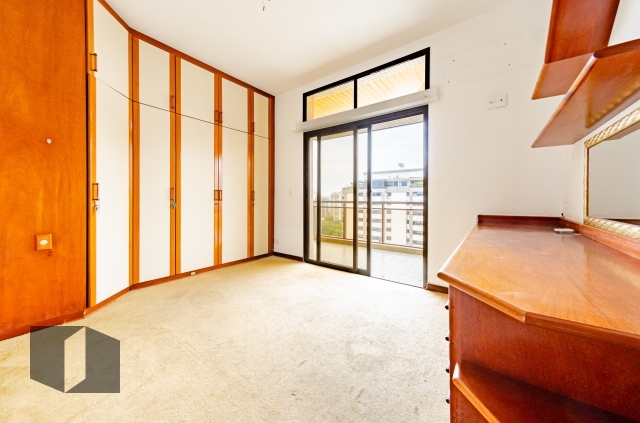 Apartamento à venda com 4 quartos, 223m² - Foto 19