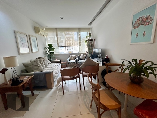 Apartamento à venda com 2 quartos, 71m² - Foto 2