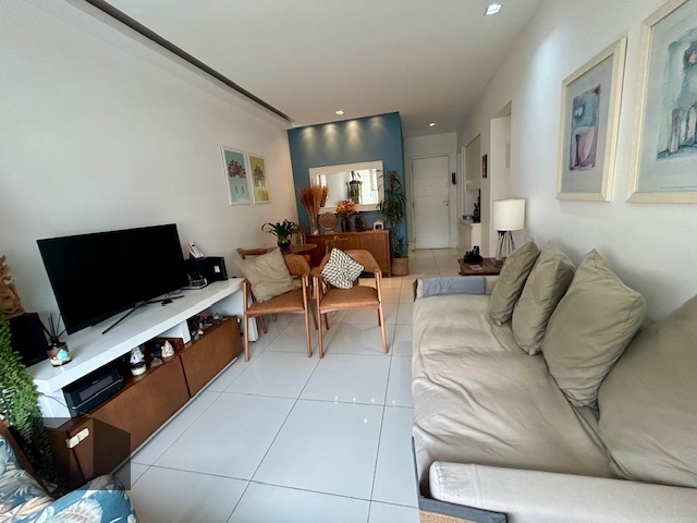 Apartamento à venda com 2 quartos, 71m² - Foto 4