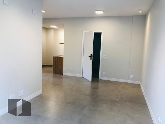 Apartamento à venda com 3 quartos, 120m² - Foto 1