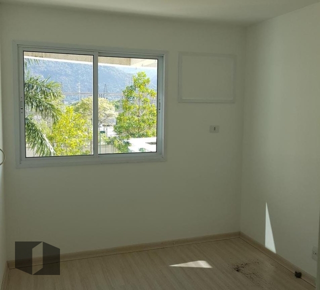 Apartamento à venda com 2 quartos, 65m² - Foto 4