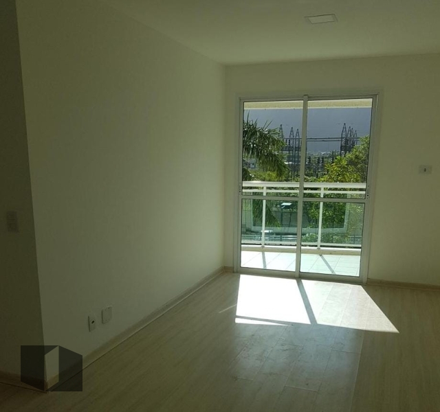 Apartamento à venda com 2 quartos, 65m² - Foto 2