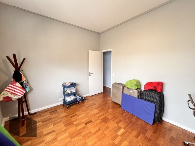 Apartamento para alugar com 3 quartos, 140m² - Foto 14