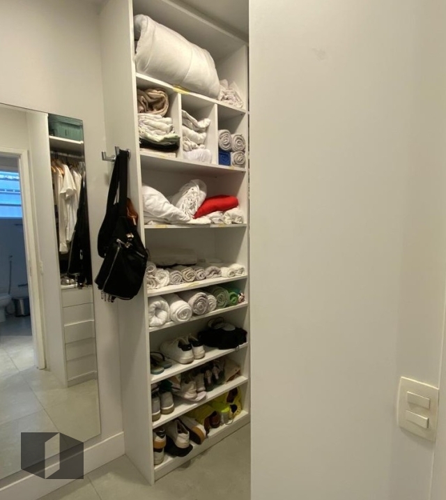 4 closet (1).jpeg