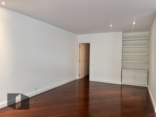 Apartamento para alugar com 4 quartos, 200m² - Foto 6