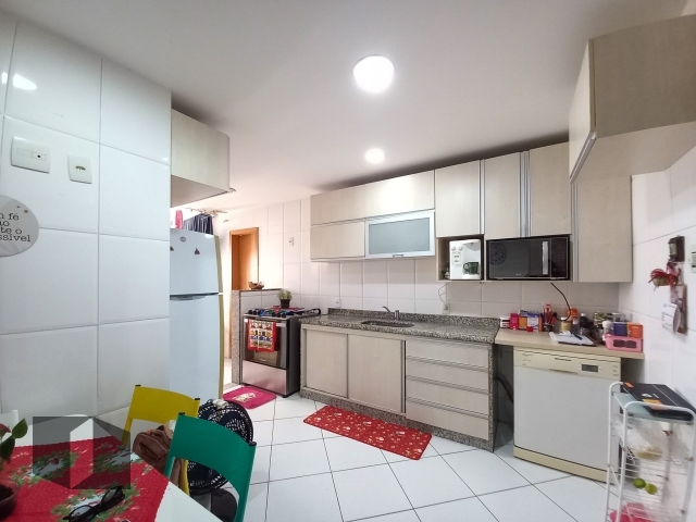 Apartamento à venda com 3 quartos, 121m² - Foto 17