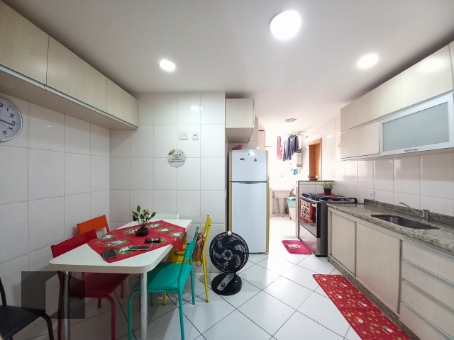 Apartamento à venda com 3 quartos, 121m² - Foto 18