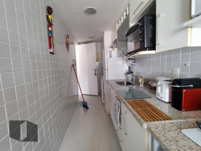 Apartamento para alugar com 2 quartos, 70m² - Foto 12