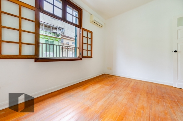 Apartamento à venda com 3 quartos, 82m² - Foto 1