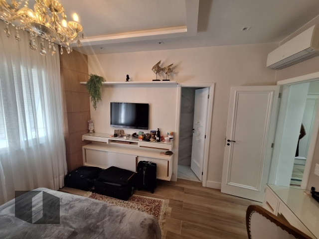 Apartamento para alugar com 3 quartos, 224m² - Foto 13