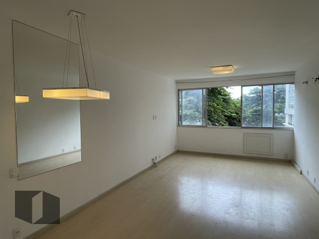 Apartamento à venda com 3 quartos, 100m² - Foto 1