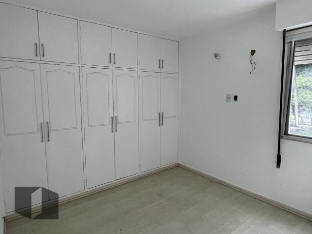 Apartamento à venda com 3 quartos, 100m² - Foto 4