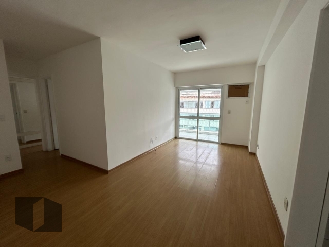 Apartamento à venda com 2 quartos, 74m² - Foto 3