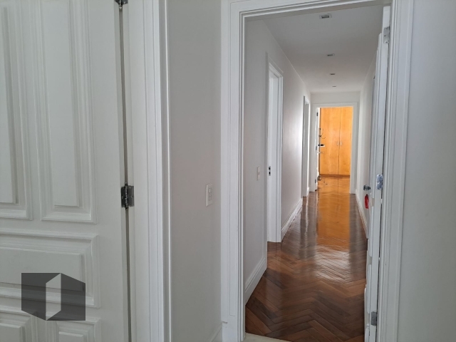 Apartamento para alugar com 4 quartos, 250m² - Foto 14