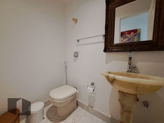 Apartamento para alugar com 4 quartos, 250m² - Foto 13