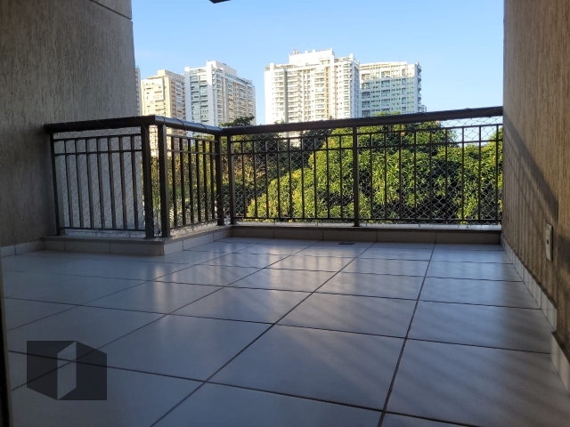 Apartamento à venda com 3 quartos, 81m² - Foto 2