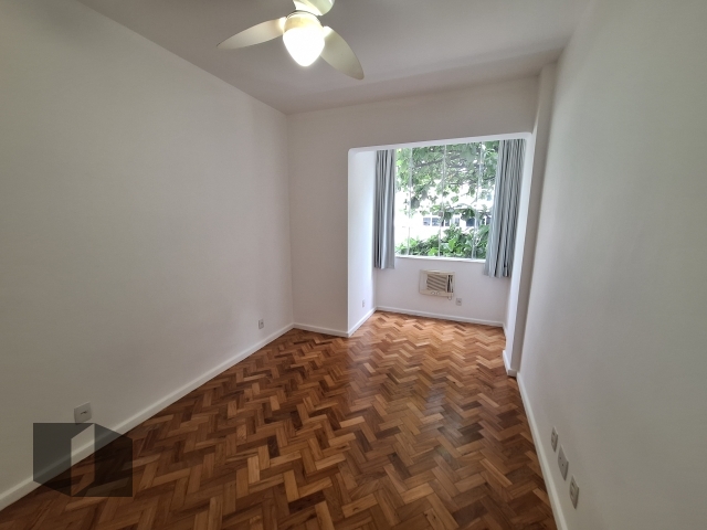 Apartamento para alugar com 3 quartos, 110m² - Foto 13