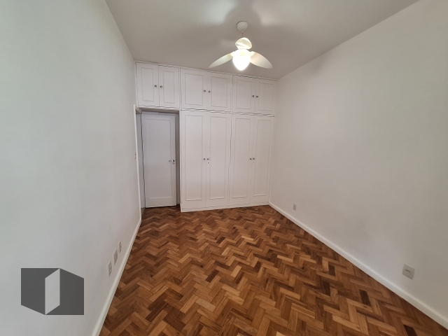 Apartamento para alugar com 3 quartos, 110m² - Foto 12