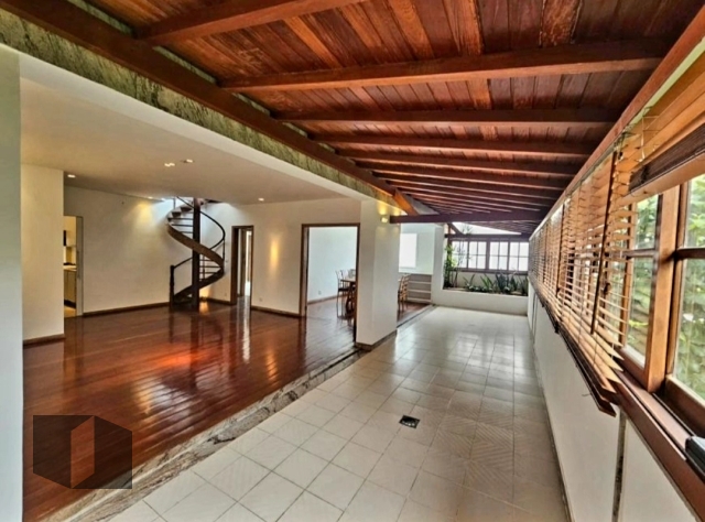 Cobertura à venda com 4 quartos, 246m² - Foto 1