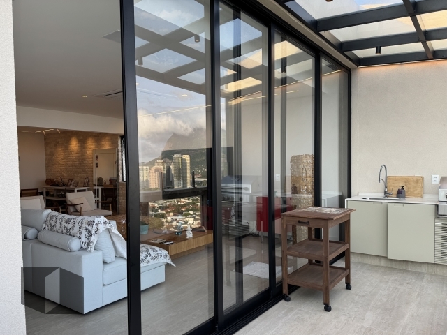 Cobertura à venda com 3 quartos, 242m² - Foto 12