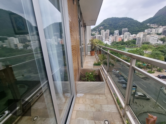 Apartamento para alugar com 3 quartos, 97m² - Foto 11