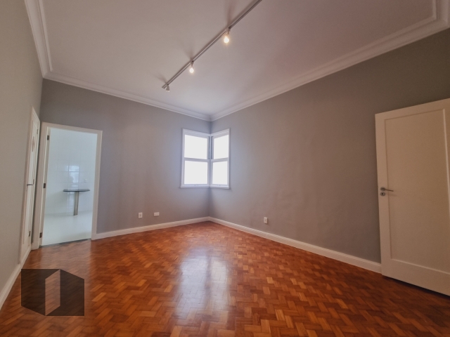 Apartamento à venda com 3 quartos, 156m² - Foto 9