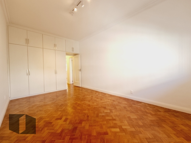 Apartamento à venda com 3 quartos, 156m² - Foto 17