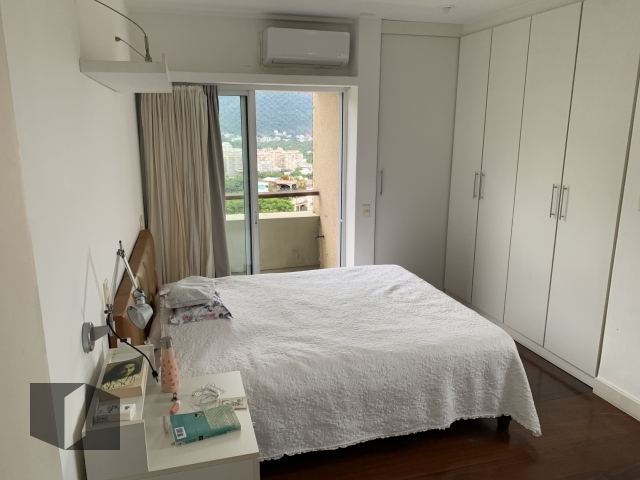 Apartamento para alugar com 4 quartos, 209m² - Foto 8