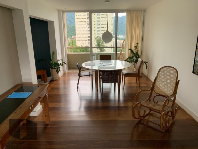 Apartamento para alugar com 4 quartos, 209m² - Foto 3