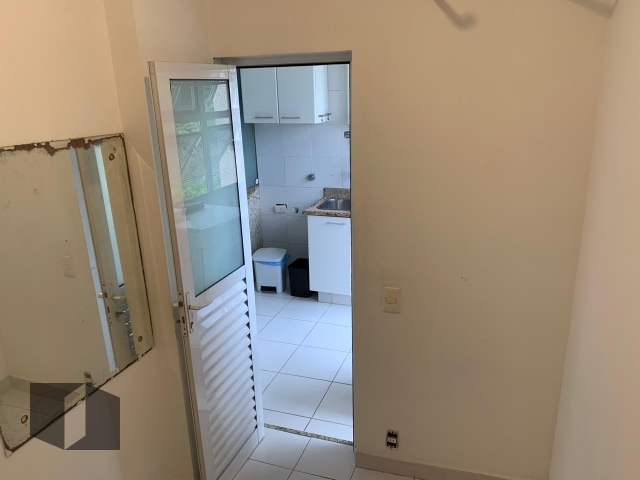 Apartamento para alugar com 4 quartos, 209m² - Foto 18