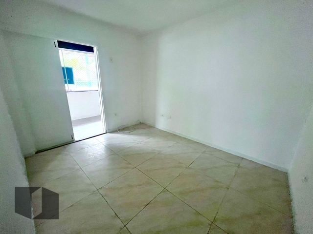 Casa à venda com 5 quartos, 222m² - Foto 10