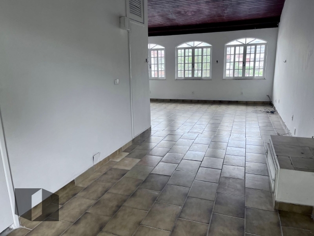 Casa à venda com 5 quartos, 222m² - Foto 16