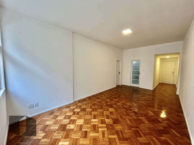 Apartamento para alugar com 3 quartos, 98m² - Foto 2