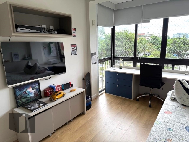 Apartamento à venda com 3 quartos, 140m² - Foto 13