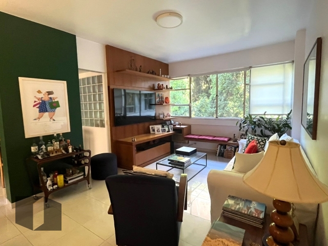 Apartamento à venda com 3 quartos, 108m² - Foto 2