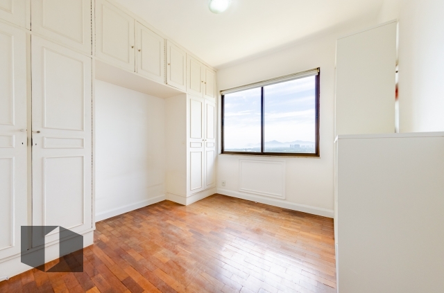 Apartamento à venda com 4 quartos, 189m² - Foto 13