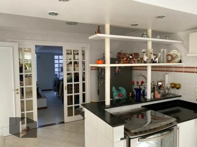 Casa à venda com 5 quartos, 352m² - Foto 13