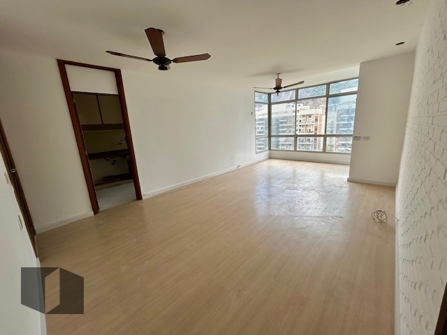 Apartamento à venda com 3 quartos, 114m² - Foto 3