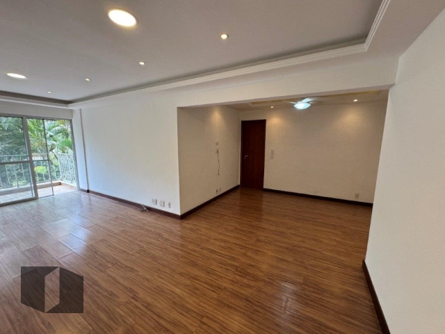 Apartamento à venda com 3 quartos, 106m² - Foto 2