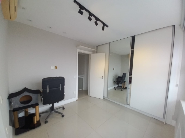 Apartamento à venda com 3 quartos, 151m² - Foto 11